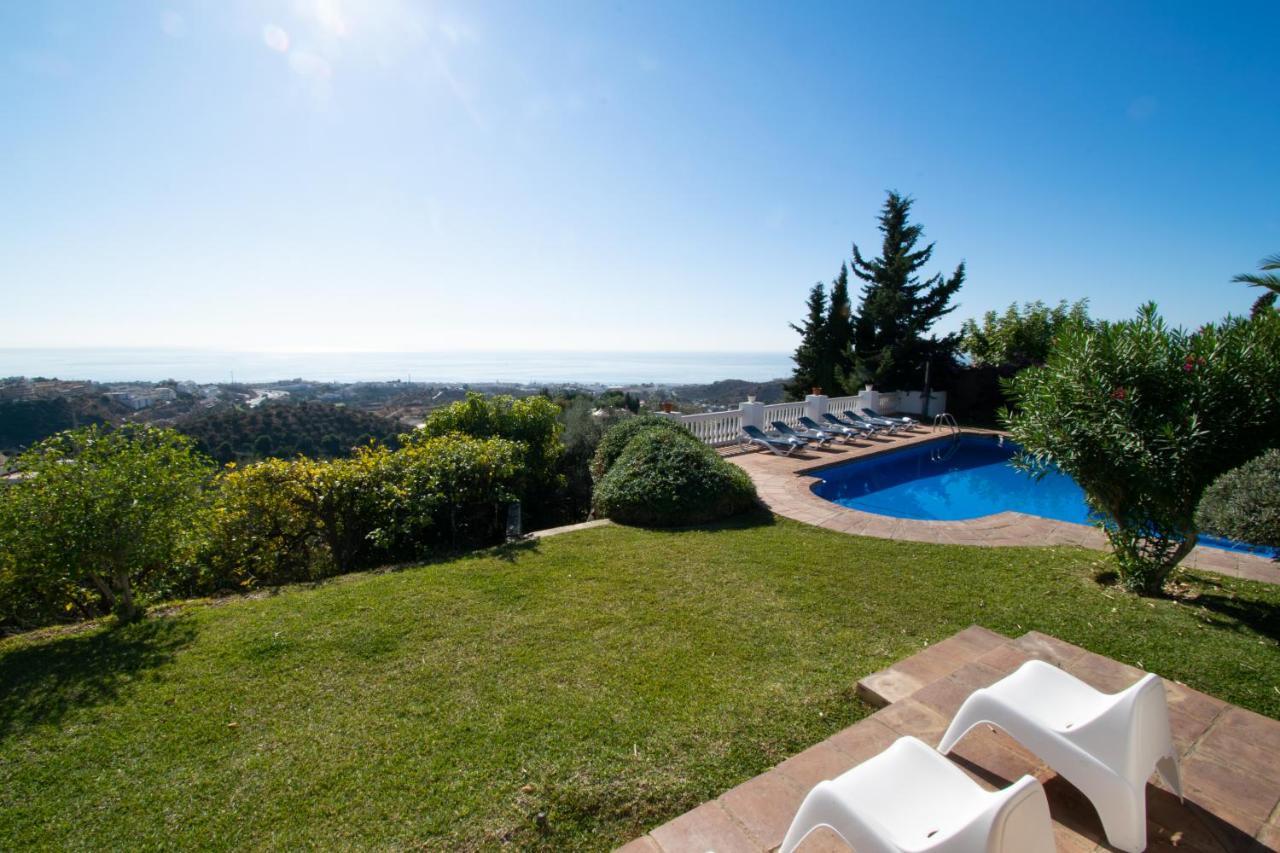 Gran villa con vistas al mar y piscina privada Málaga Esterno foto