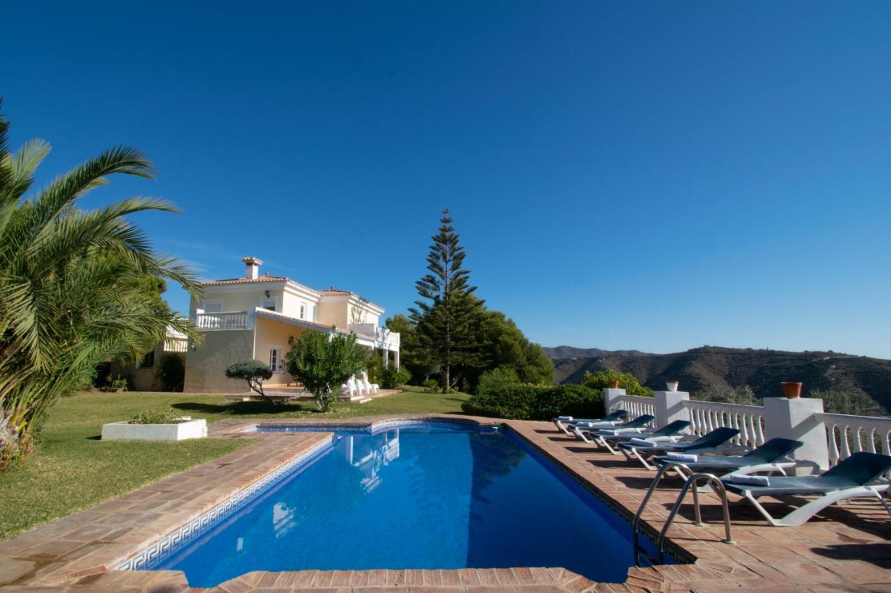 Gran villa con vistas al mar y piscina privada Málaga Esterno foto