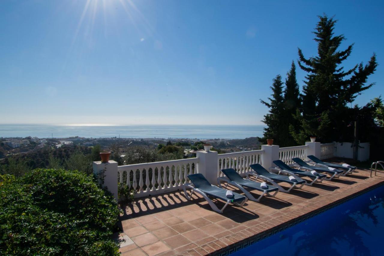 Gran villa con vistas al mar y piscina privada Málaga Esterno foto