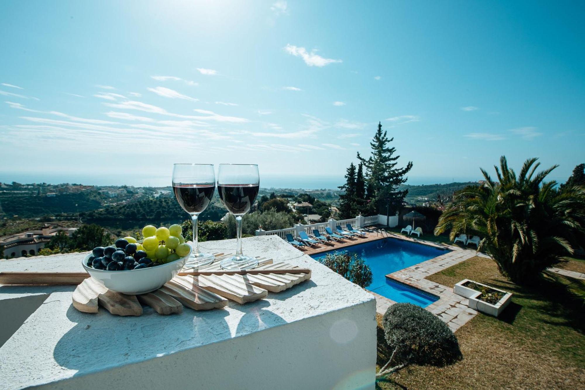 Gran villa con vistas al mar y piscina privada Málaga Esterno foto